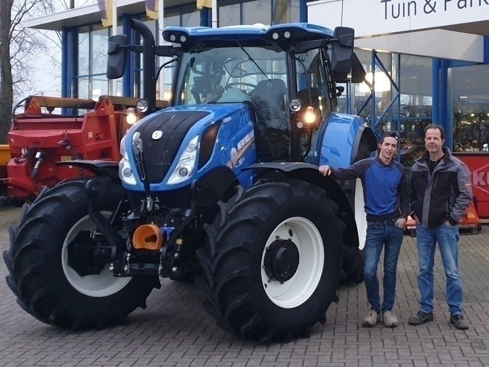 New Holland T6.175 DCT geleverd bij Loon-verhuurbedrijf van der Louw Wijk Bij Duurstede New Holland T6.175 DCT geleverd bij Loon-verhuurbedrijf van der Louw Wijk Bij Duurstede