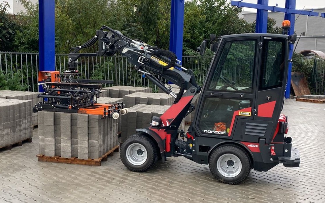 Norcar shovel geleverd aan J. Vernooy Norcar shovel geleverd aan J. Vernooy