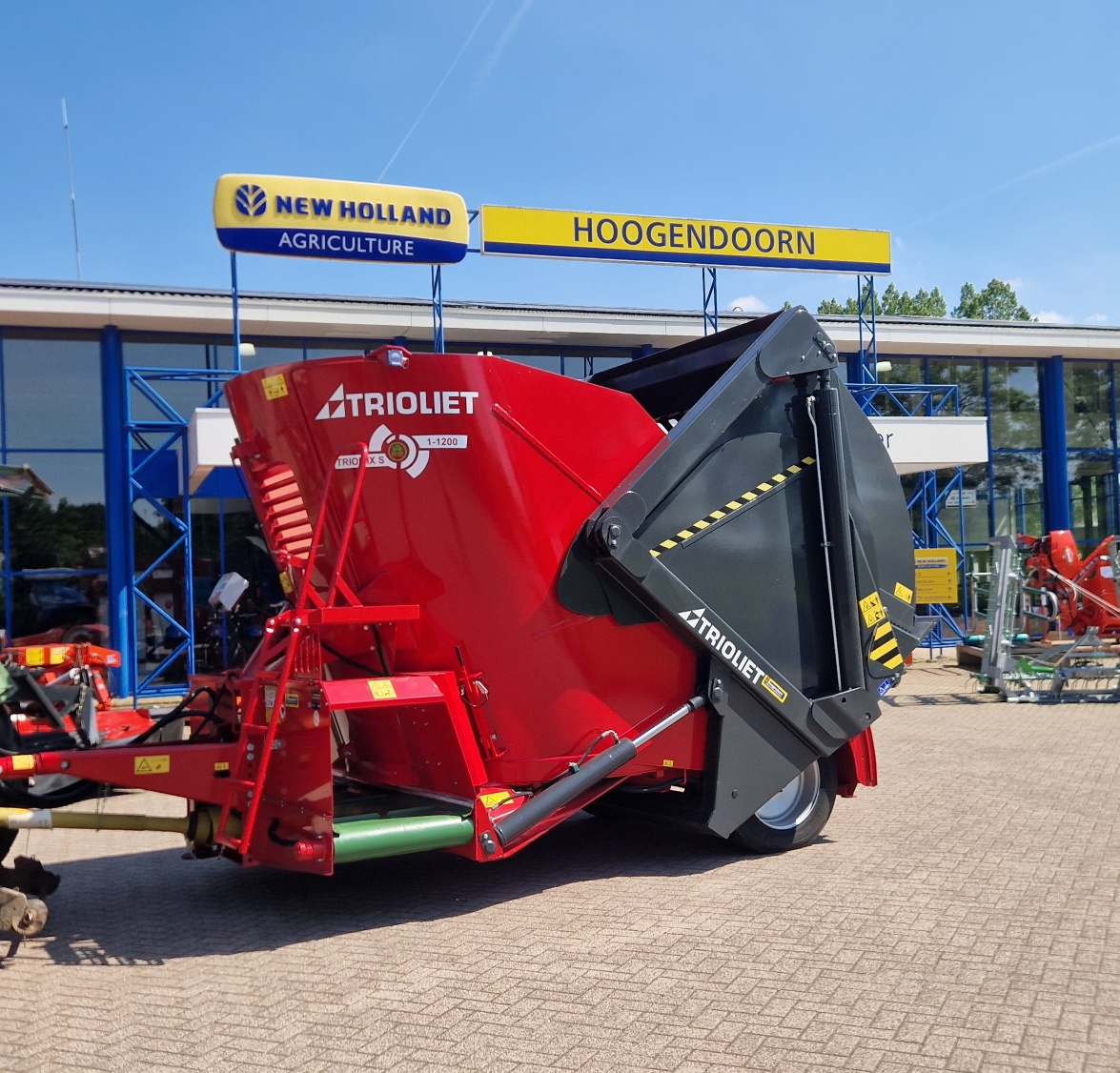 Nieuwe Trioliet Triomix S 1-1200 afgeleverd bij familie Floor