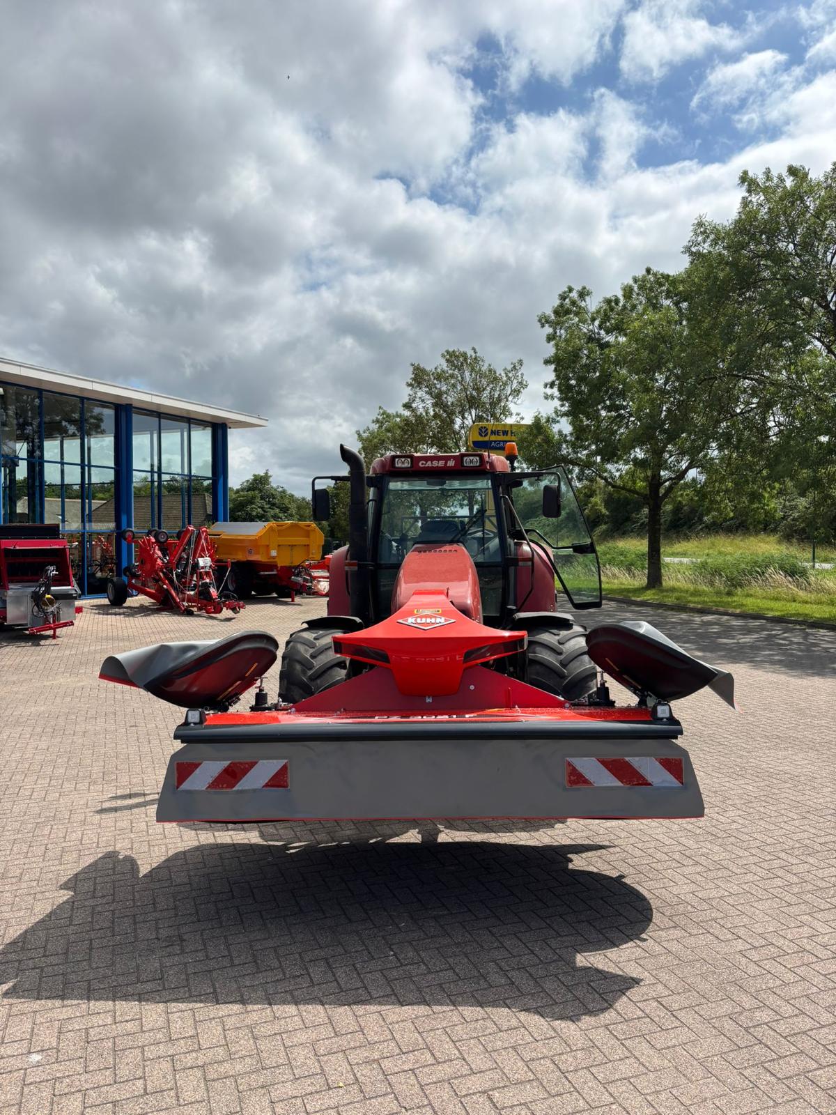 Twee mooie KUHN machines mogen afleveren