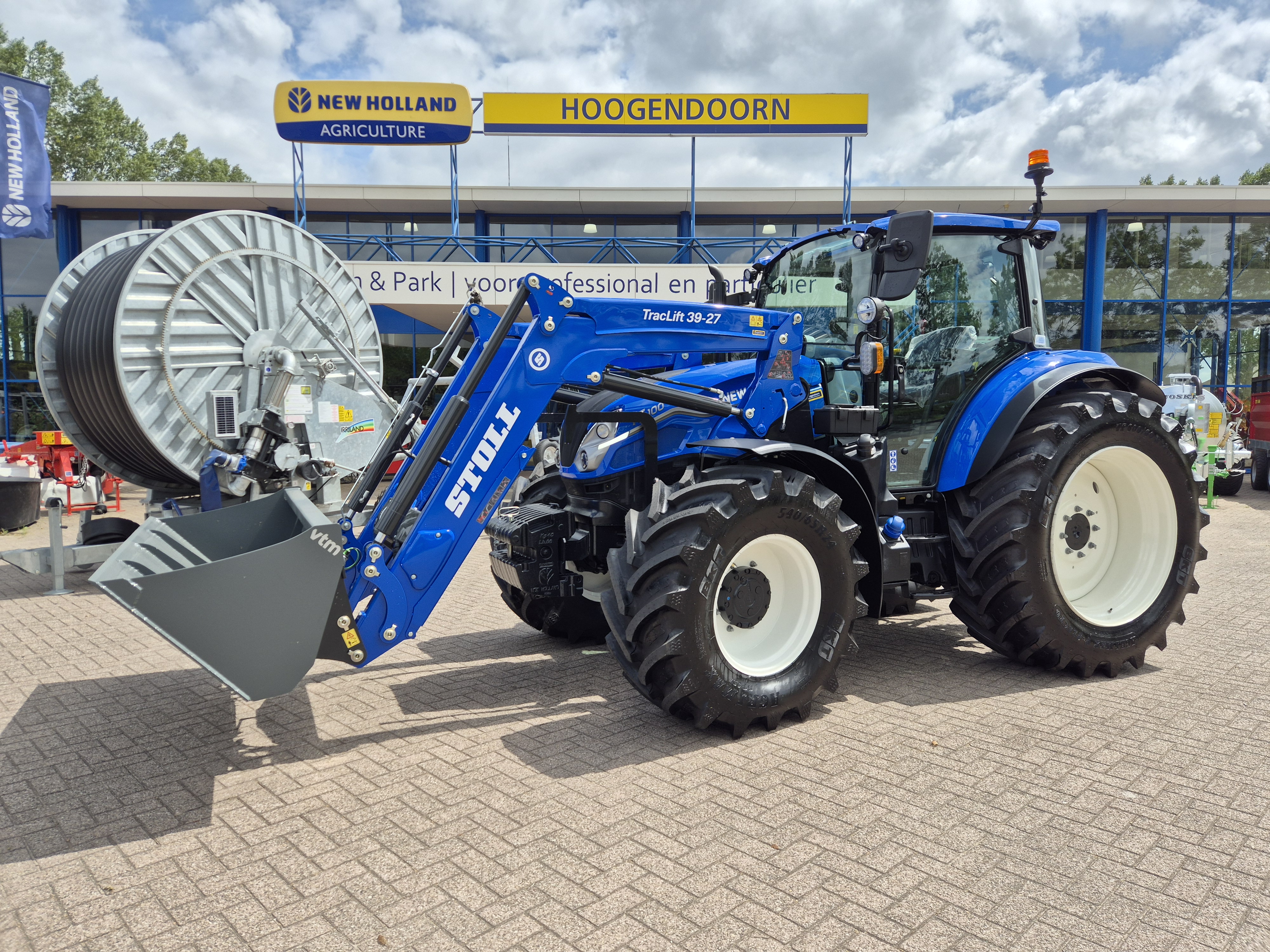 Een New Holland T5.100 Dual Command afgeleverd