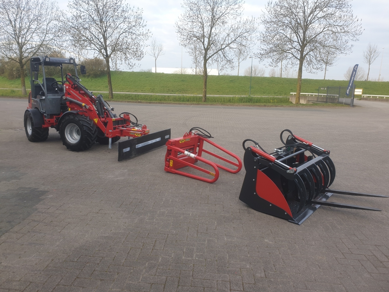 Nieuwe Weidemann 1380 afgeleverd bij klant in Woerden Nieuwe Weidemann 1380 afgeleverd bij klant in Woerden