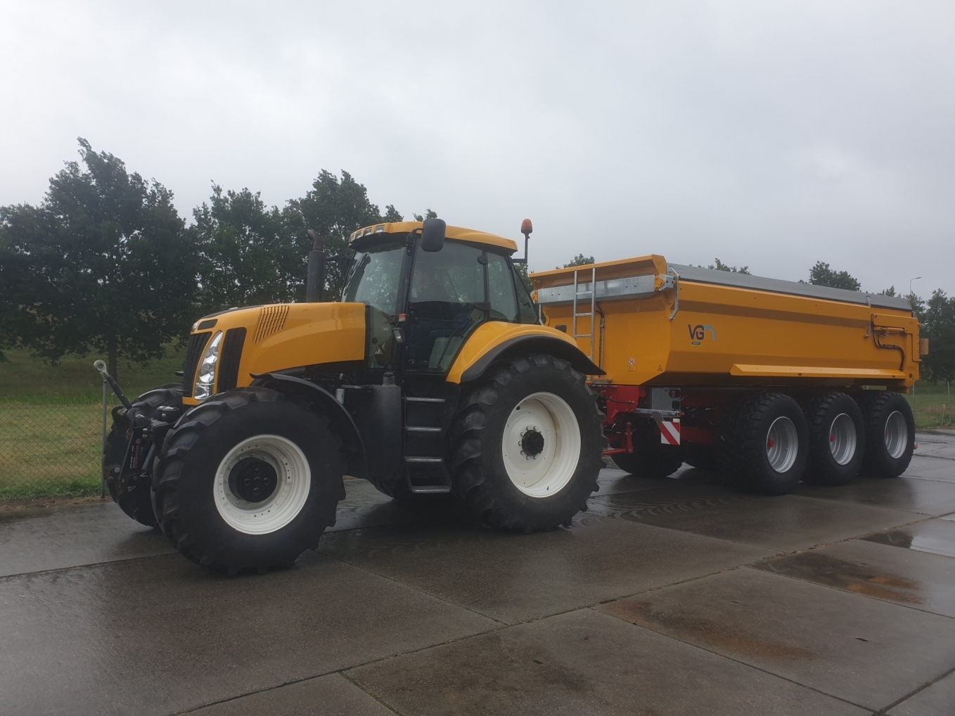 New Holland T8 met VGM ZK30 3-asser afgeleverd bij Spruijt Nieuwersluis