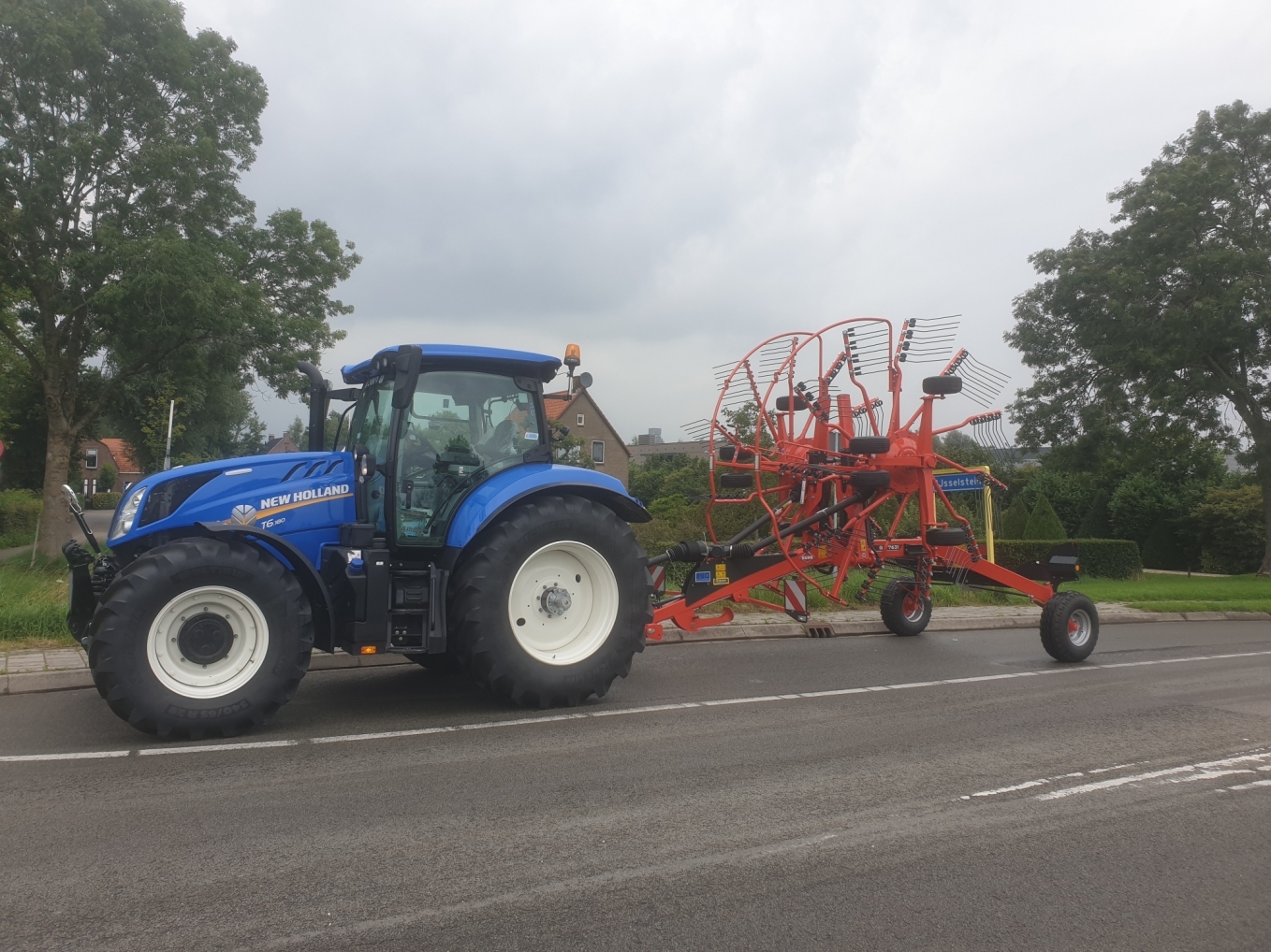 Kuhn GA7631 hark afgeleverd bij Veehouderij Vlooswijk in Benschop Kuhn GA7631 hark afgeleverd bij Veehouderij Vlooswijk in Benschop
