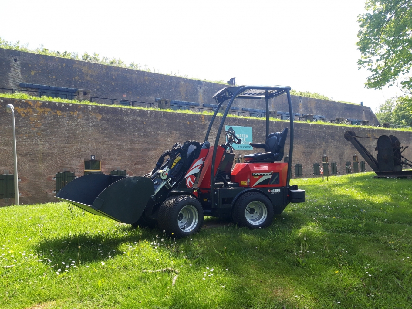 Norcar a6226 shovel geleverd aan Stichting Werk a/d Linie Bunnik Norcar a6226 shovel geleverd aan Stichting Werk a/d Linie Bunnik