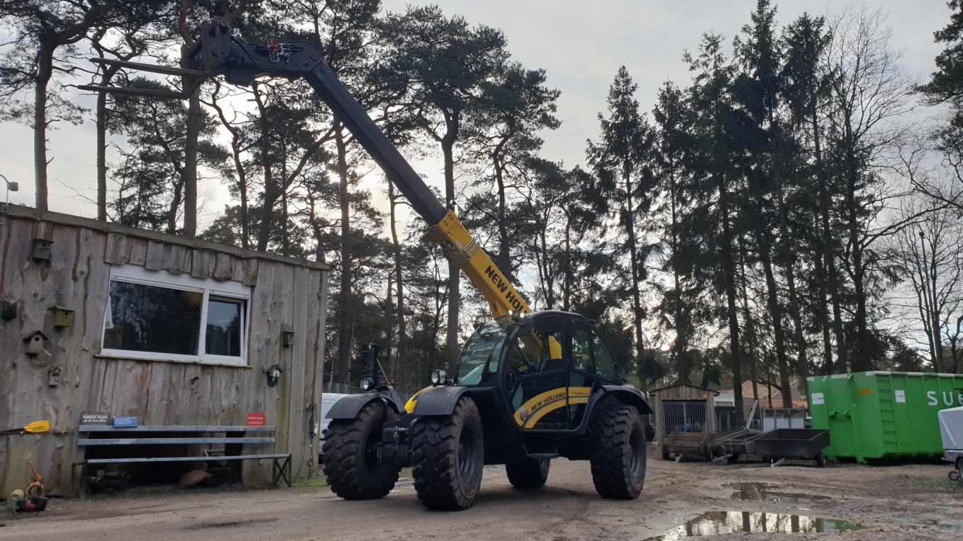New Holland TH7.37 Elite voor Camping Het Grote Bos RCN New Holland TH7.37 Elite voor Camping Het Grote Bos RCN