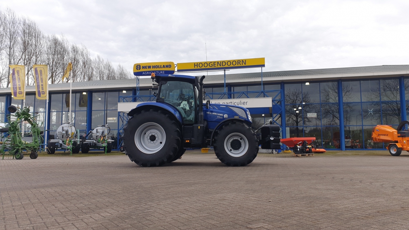 New Holland T7.225 Blue Power afgeleverd aan Fam Sturkenboom New Holland T7.225 Blue Power afgeleverd aan Fam Sturkenboom