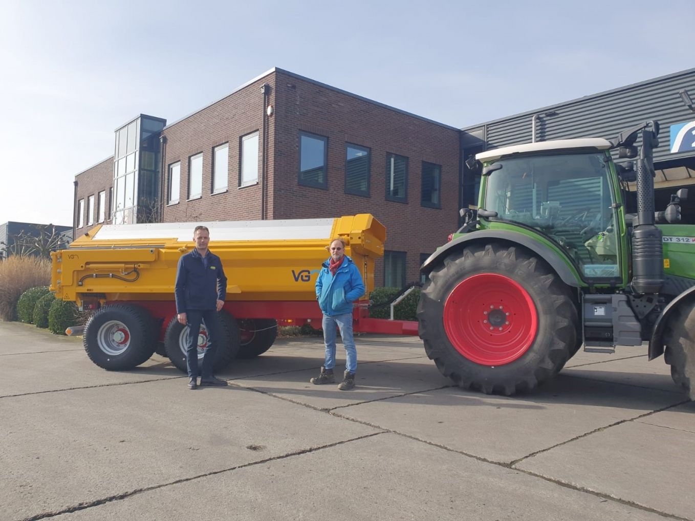 VGM ZK12 kipper geleverd aan Oostveen Bedrijven