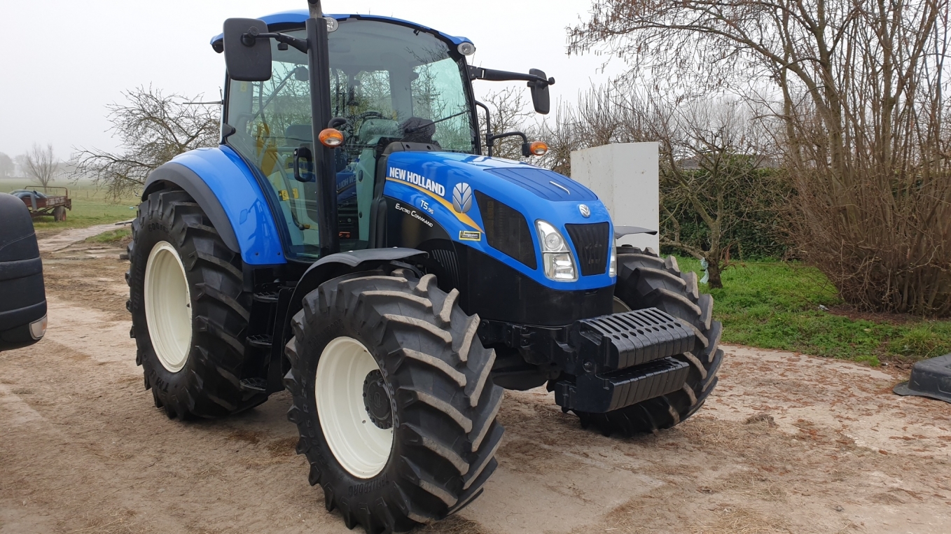 New Holland T5.95 Electro Command afgeleverd New Holland T5.95 Electro Command afgeleverd
