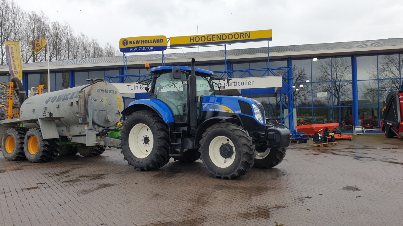 New Holland T6070 voor familie van Vulpen New Holland T6070 voor familie van Vulpen