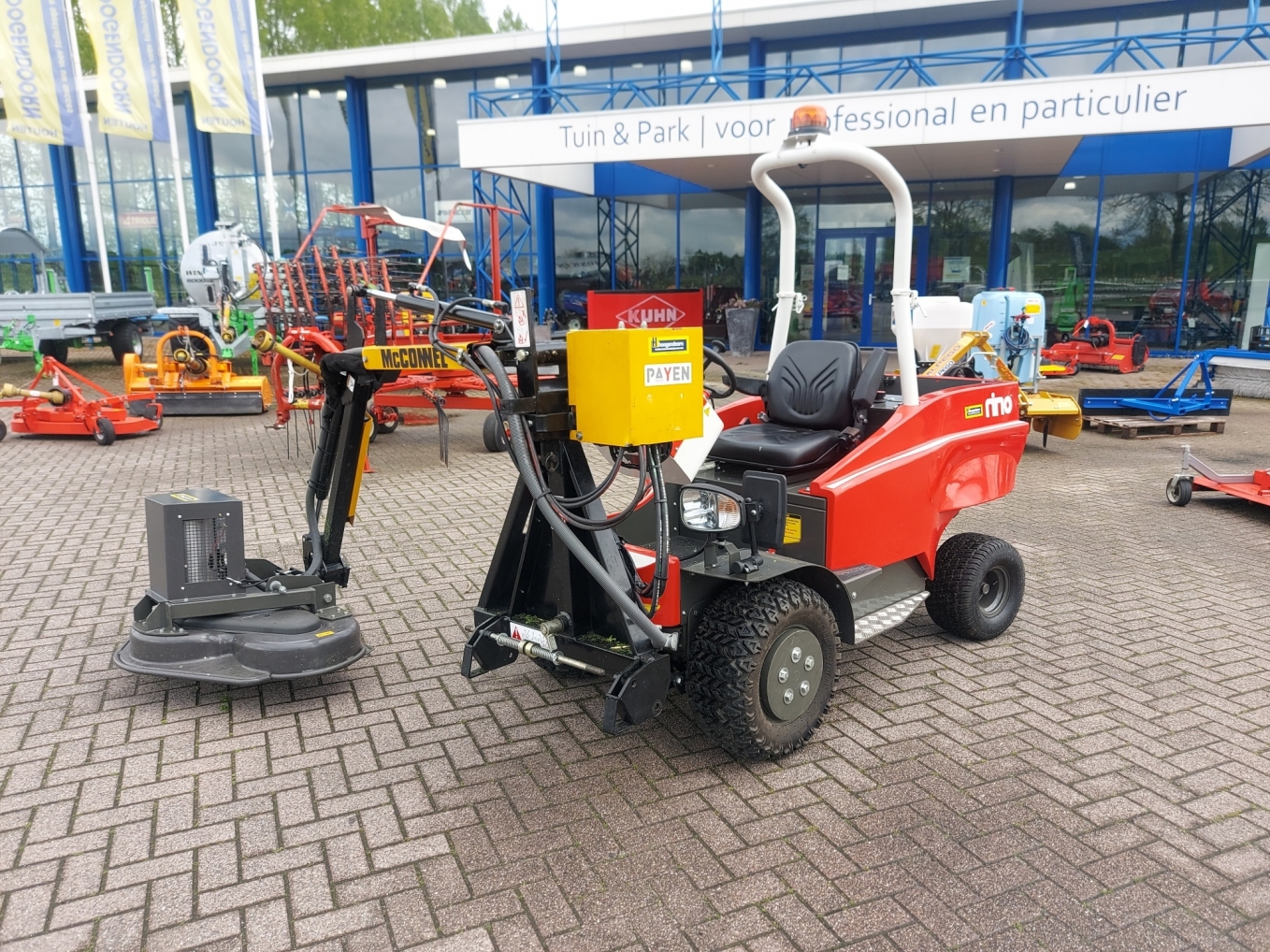 Een Del Morino elektrische heggenknipper voor Theo Klever BV Een Del Morino elektrische heggenknipper voor Theo Klever BV