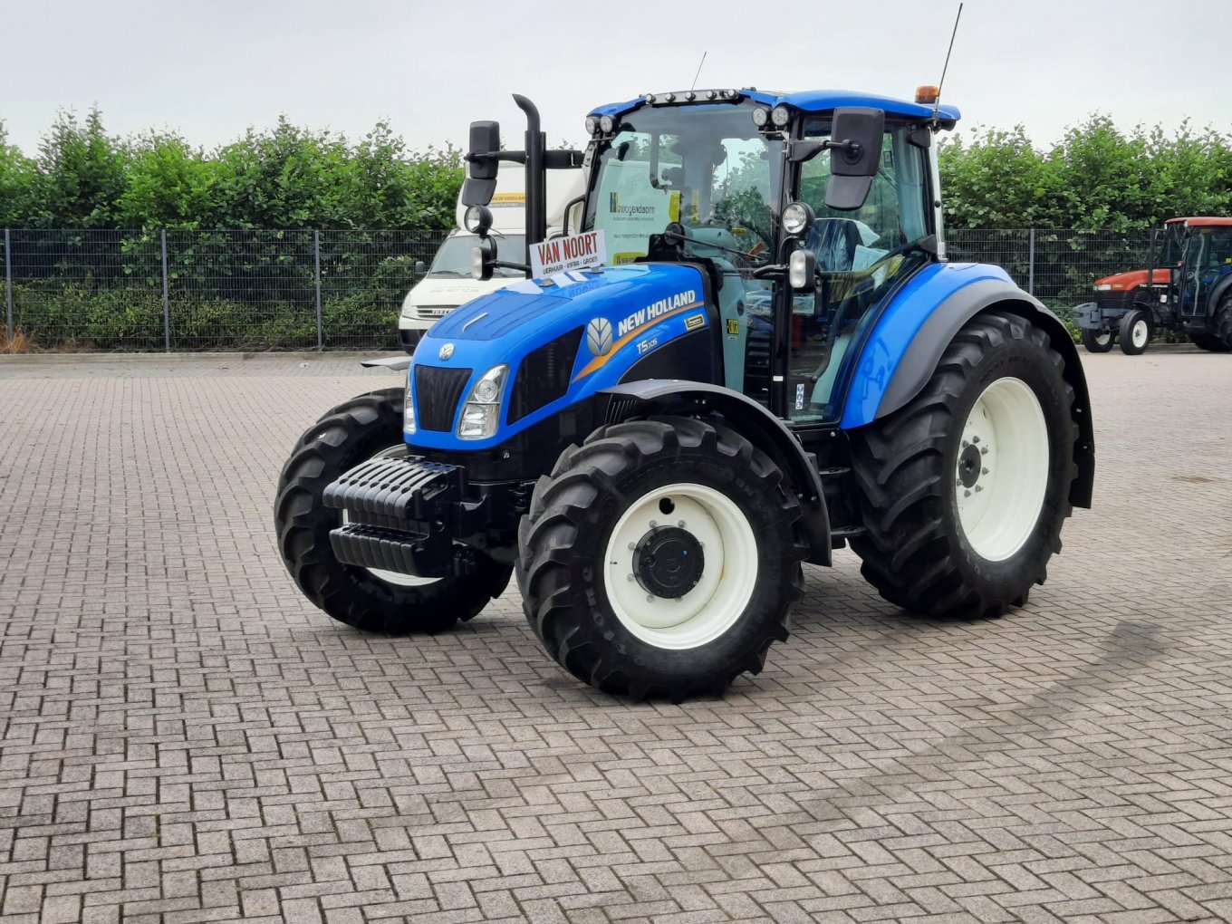 Een New Holland T5.105 voor Van Noort Verhuur-Infra-Groen Een New Holland T5.105 voor Van Noort Verhuur-Infra-Groen
