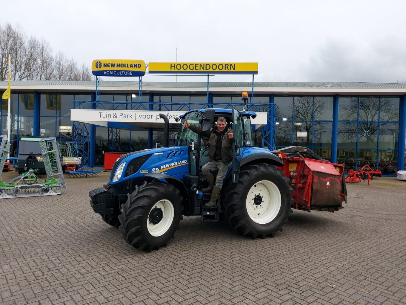 New Holland T5.120 EC afgeleverd aan veehouder New Holland T5.120 EC afgeleverd aan veehouder