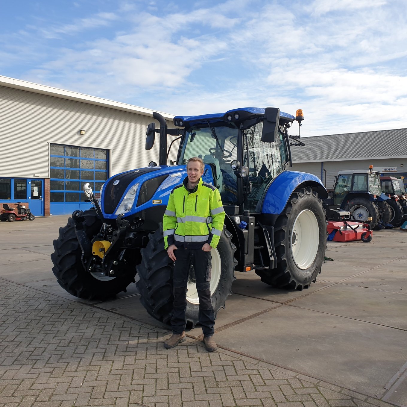 Aflevering New Holland T6.145 Dynamic Command Veehouderij Peek Aflevering New Holland T6.145 Dynamic Command Veehouderij Peek