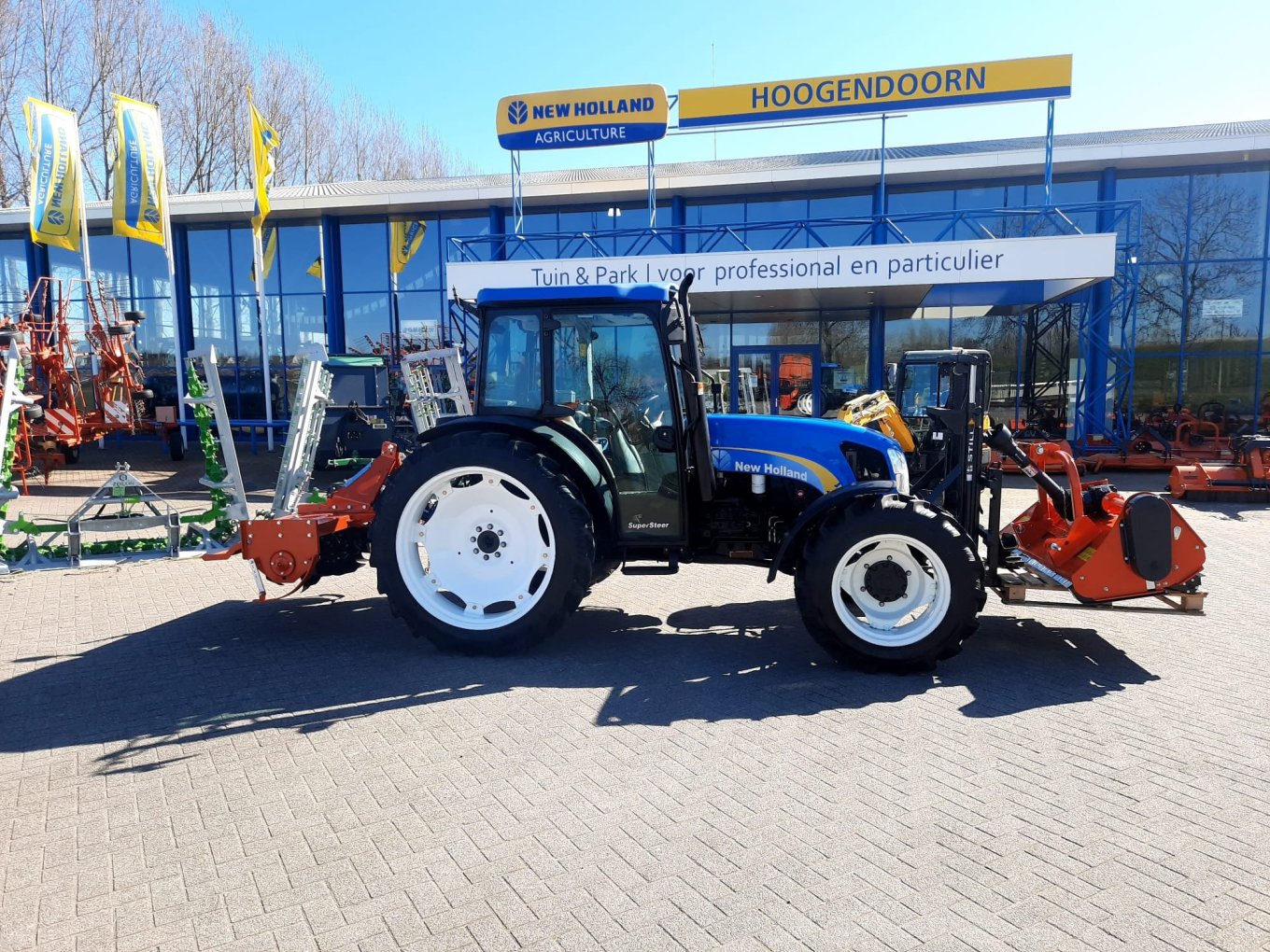 New Holland T4050 en diversen machines voor Herenboeren de Bilt