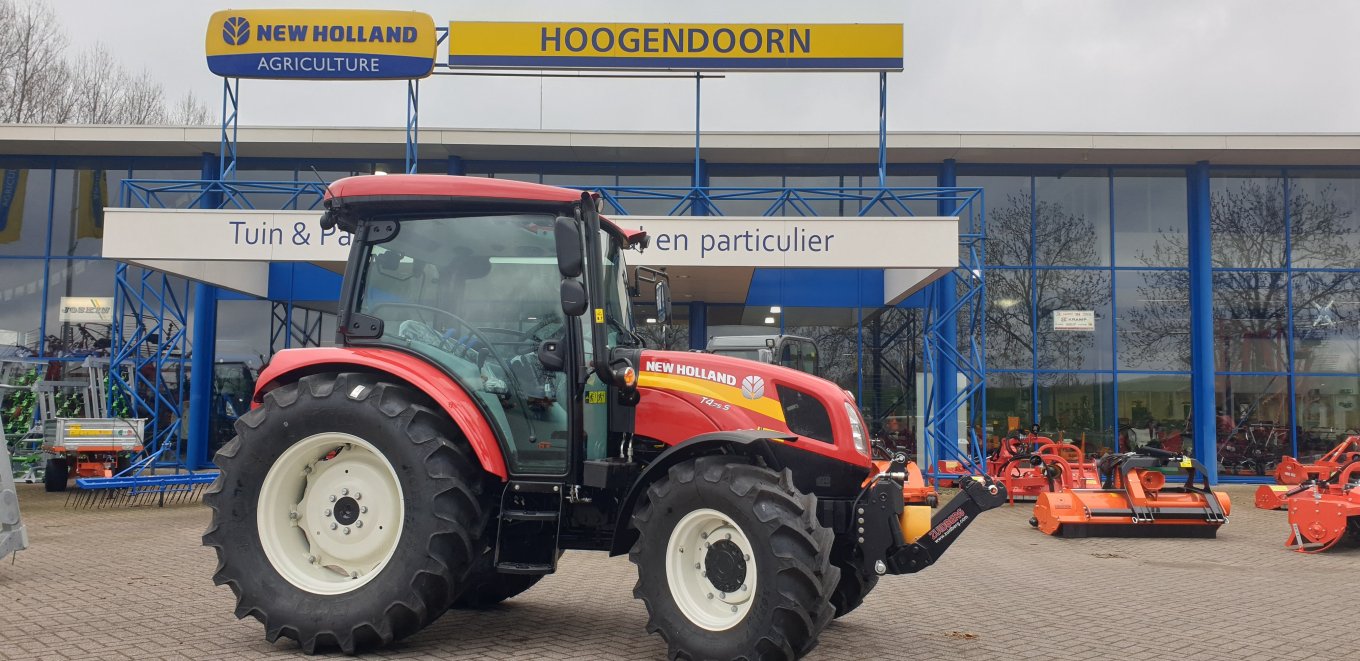 New Holland T4.75S geleverd aan van der Lee New Holland T4.75S geleverd aan van der Lee