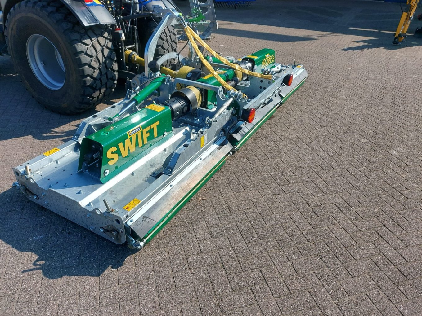 Achtermaaier geleverd aan de Gemeente Houten Achtermaaier geleverd aan de Gemeente Houten