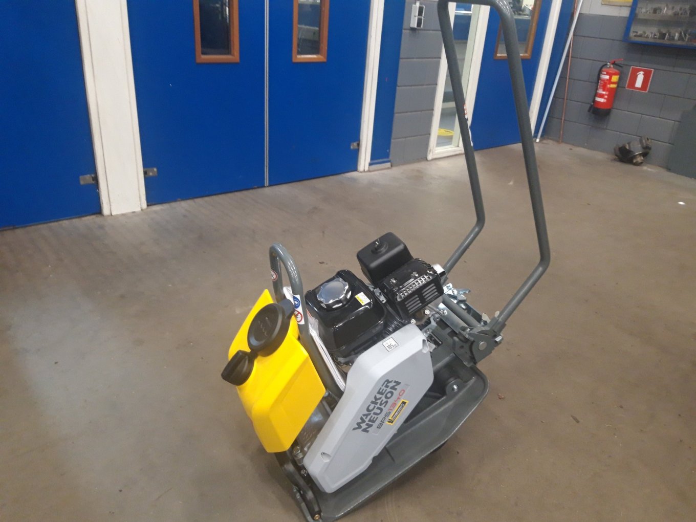 Verschillende machines verkocht voor de wegenbouw Verschillende machines verkocht voor de wegenbouw