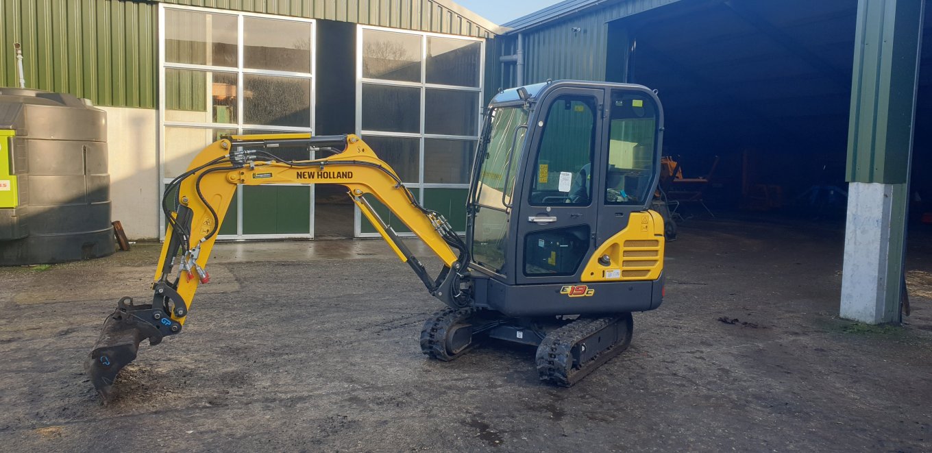 New Holland E19 rupskraan geleverd aan Baelde Groenekan