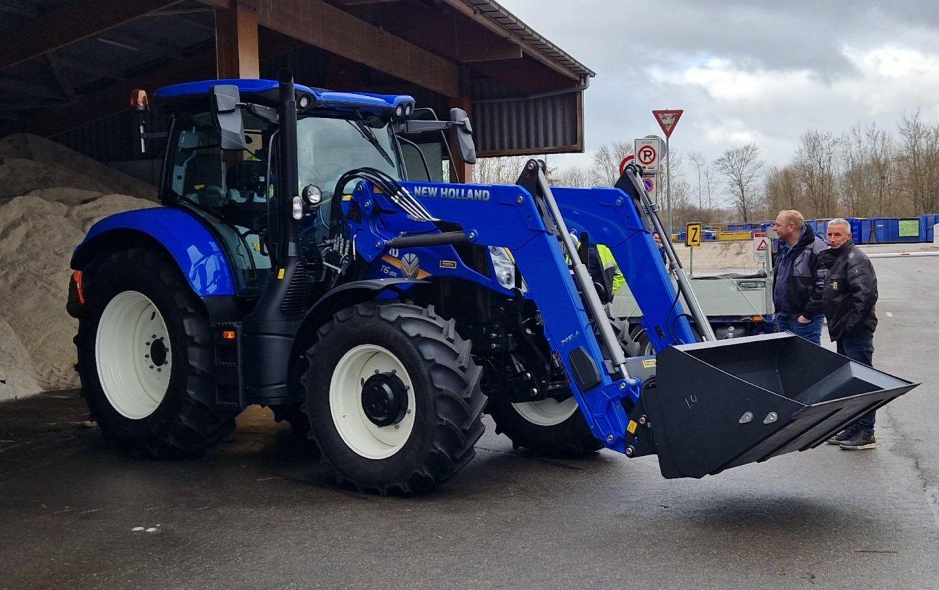 New Holland T6.155 AC afgeleverd bij Gemeente Houten New Holland T6.155 AC afgeleverd bij Gemeente Houten