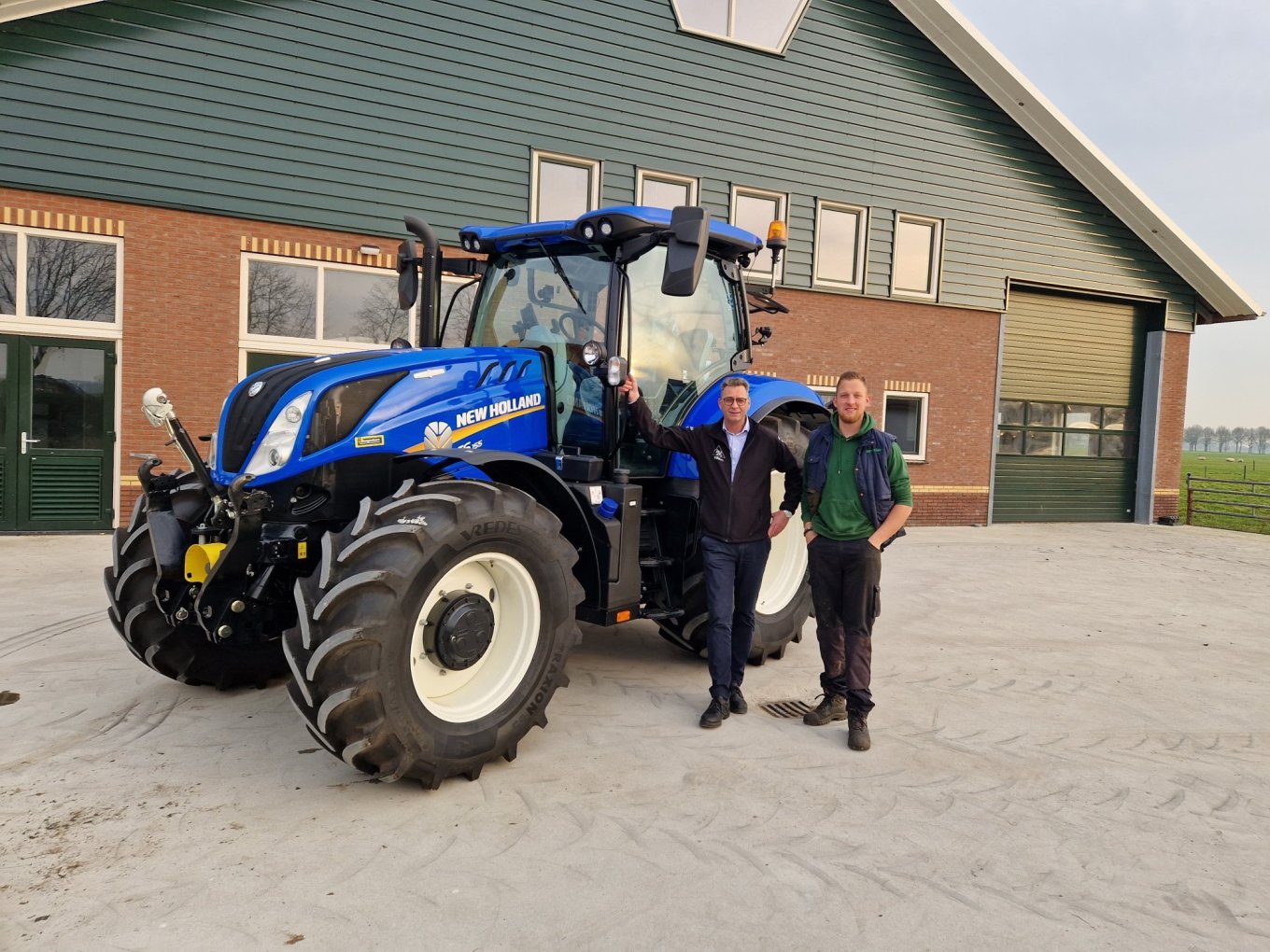 Afgeleverd bij Mts. van Eck in Everdingen New Holland T6.155 AC