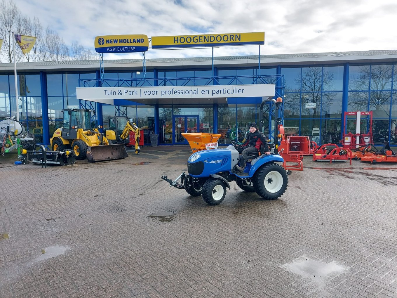 New Holland Boomer 25 geleverd aan van Noort New Holland Boomer 25 geleverd aan van Noort