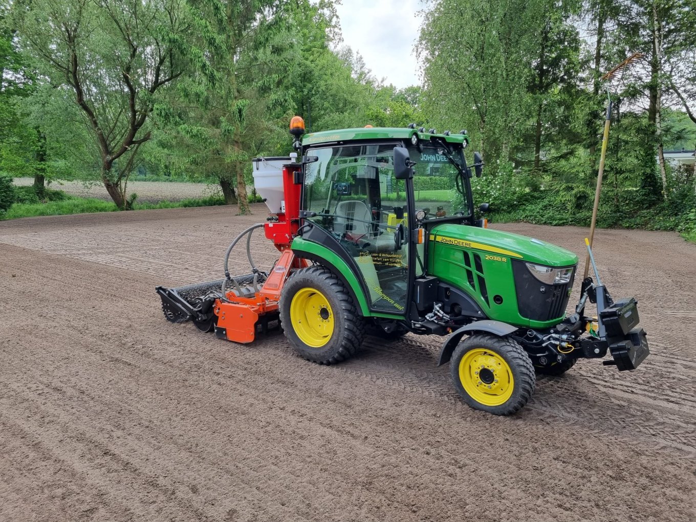 Ortolan rotorkopeg met GPS en zaaibak geleverd aan Loonbedrijf S. van Vulpen Ortolan rotorkopeg met GPS en zaaibak geleverd aan Loonbedrijf S. van Vulpen
