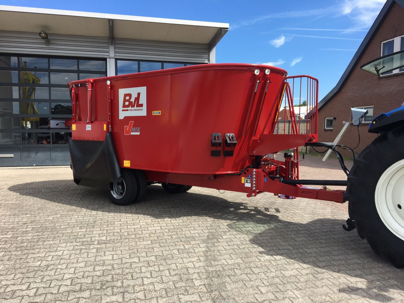 Een nieuwe voermengwagen voor Geurt Gerritsen uit Randwijk Een nieuwe voermengwagen voor Geurt Gerritsen uit Randwijk