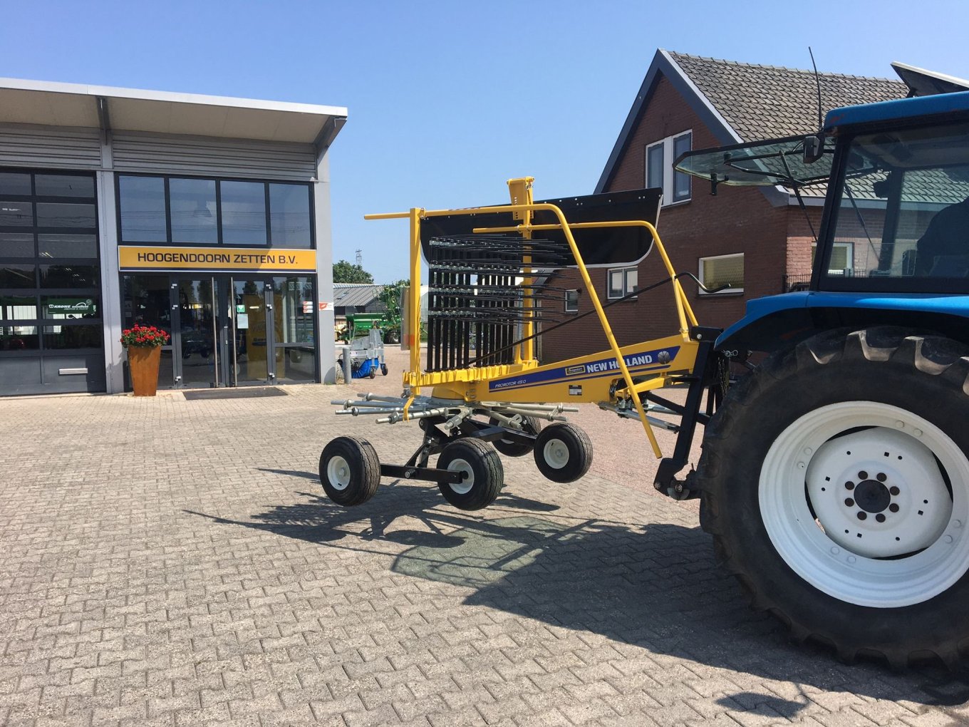 Pruijn vervangt zijn oude hark door een New Holland Prorotor 450