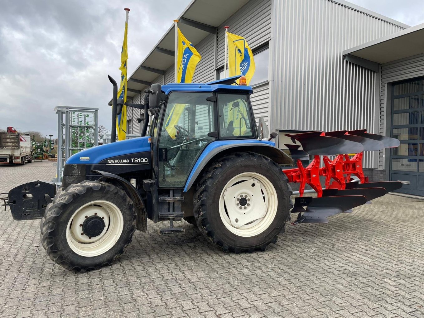 Kuhn ploeg voor Wouter Bunt uit Slijk Ewijk Kuhn ploeg voor Wouter Bunt uit Slijk Ewijk