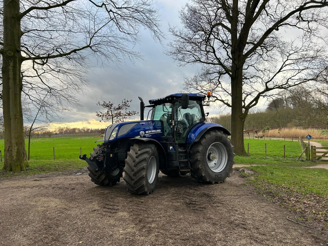 Een New Holland T7.270 AC geleverd aan Loonbedrijf van der Tol Bunnik