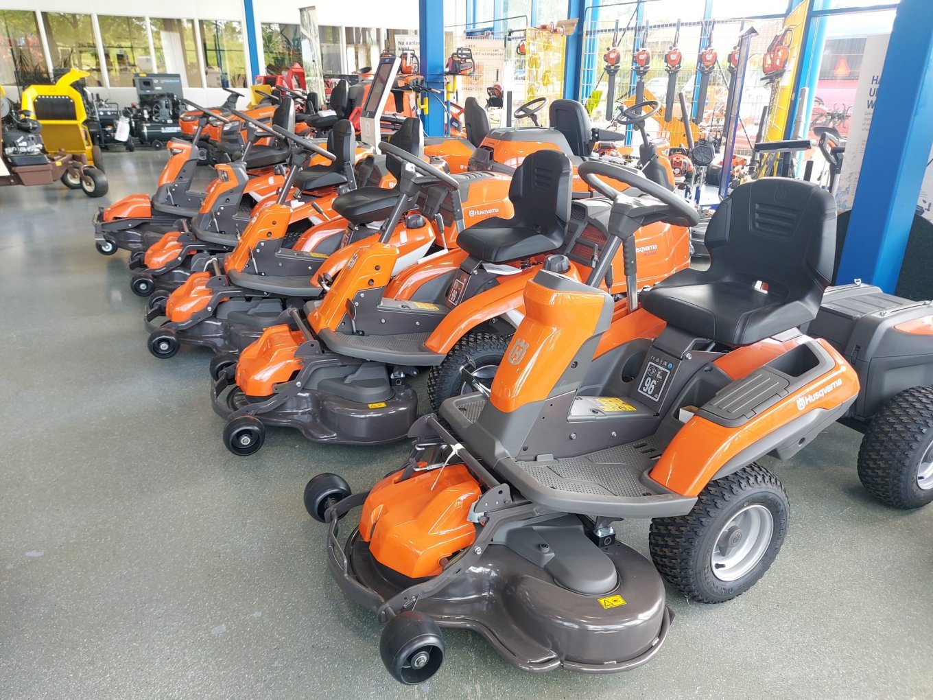 Ruime collectie tuinmachines voor u op voorraad Ruime collectie tuinmachines voor u op voorraad