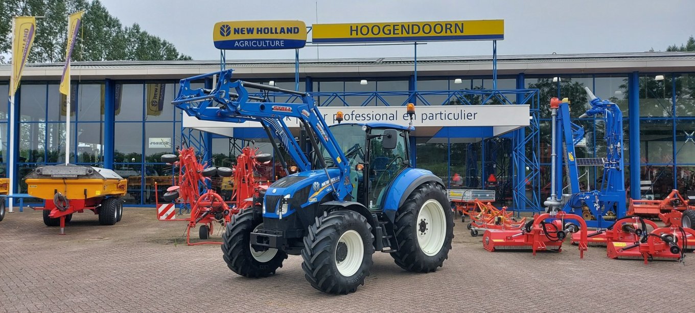 Een New Holland T5.95 geleverd aan een melkveebedrijf in Woudenberg Een New Holland T5.95 geleverd aan een melkveebedrijf in Woudenberg