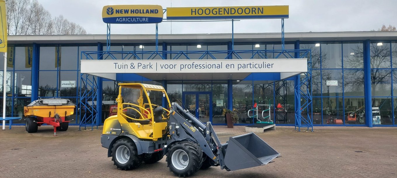 Nieuwe Eurotrac shovel geleverd aan een manege in Bilthoven Nieuwe Eurotrac shovel geleverd aan een manege in Bilthoven