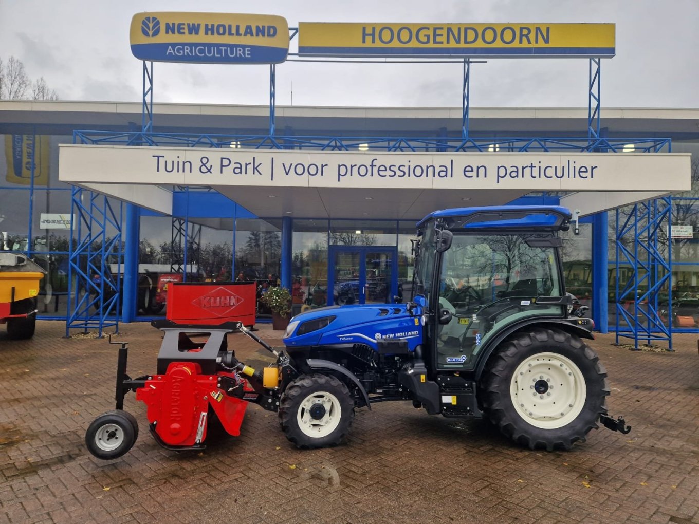 New Holland T4.120N afgeleverd aan Fruitbedrijf van der Grift New Holland T4.120N afgeleverd aan Fruitbedrijf van der Grift