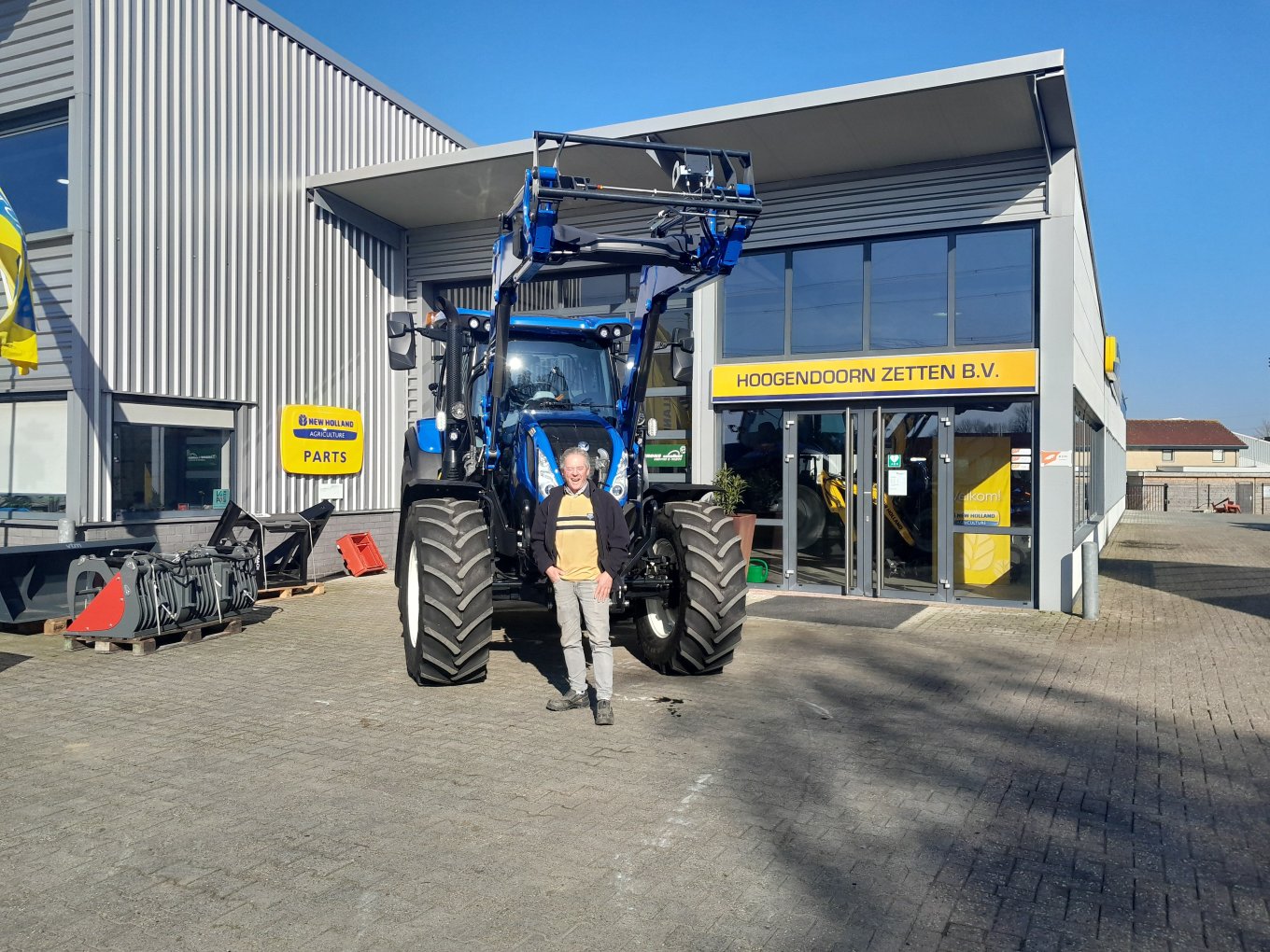 New Holland T6.160 DC met Frontlader geleverd aan Bert Wouters New Holland T6.160 DC met Frontlader geleverd aan Bert Wouters