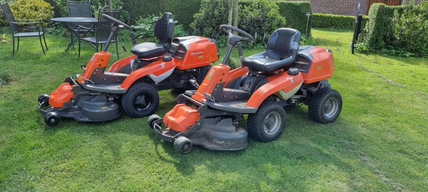 Nieuwe Husqvarna zitmaaier afgeleverd bij tevreden klant Nieuwe Husqvarna zitmaaier afgeleverd bij tevreden klant
