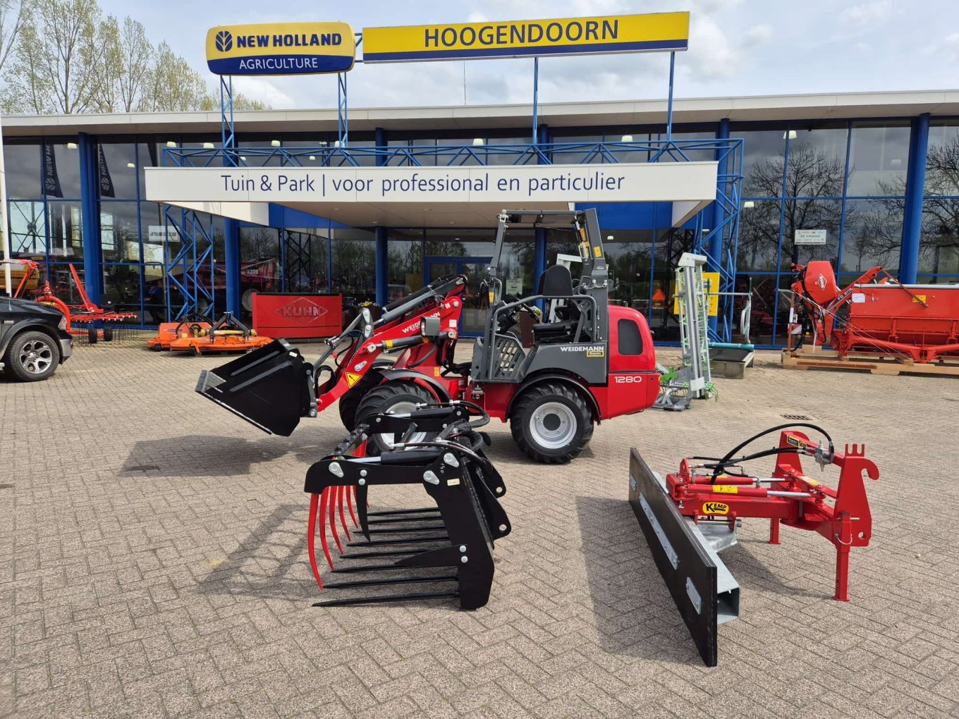 Weidemann 1280 geleverd bij Kaasboerderij de Lena’s Hoeve in Alphen aan den Rijn Weidemann 1280 geleverd bij Kaasboerderij de Lena’s Hoeve in Alphen aan den Rijn