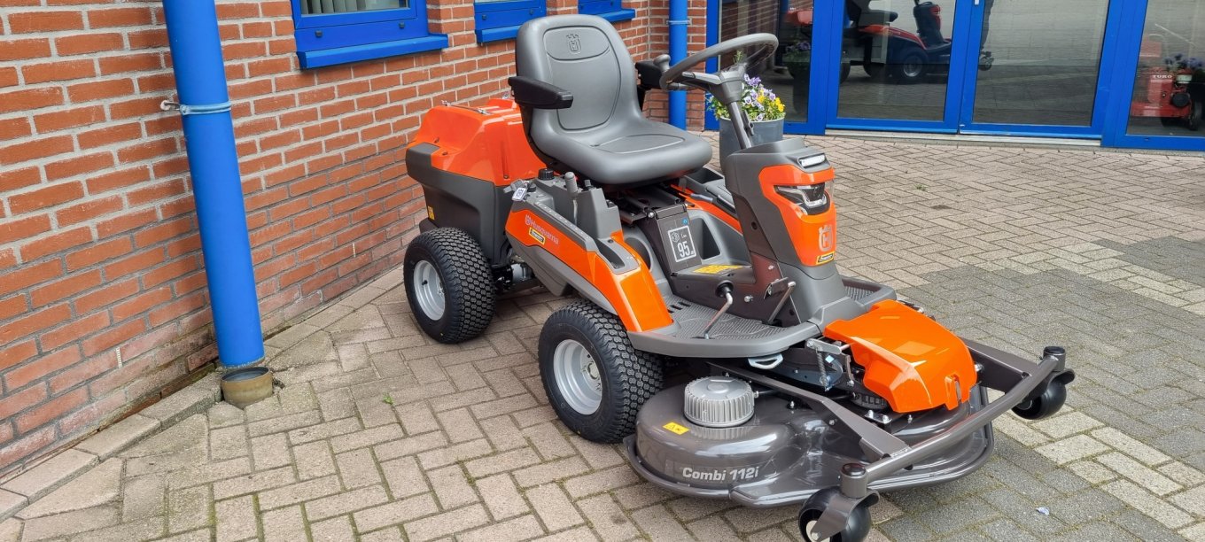 Een Husqvarna FM410i awd frontmaaier afgeleverd
