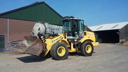 W130 shovel & kuilhapper afgeleverd bij Verhoef uit Schalkwijk W130 shovel & kuilhapper afgeleverd bij Verhoef uit Schalkwijk