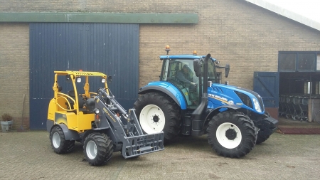 Nieuwe trekker & shovel geleverd aan Melkveebedrijf van Rooijen