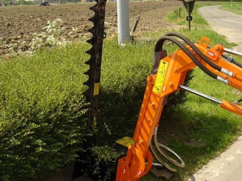 457-merken_vandaele_snoeien.jpg 457-merken_vandaele_snoeien.jpg