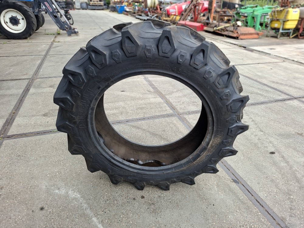 PIRELLI BAND 12.4R28 PIRELLI BAND 12.4R28