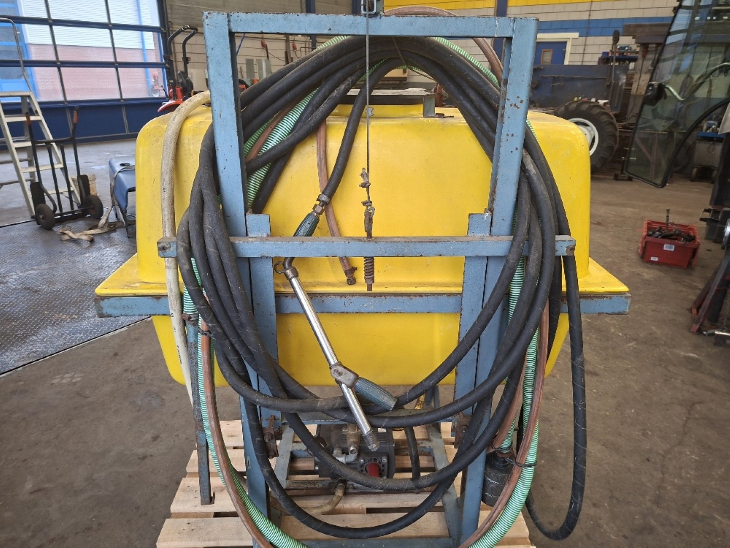 KWH OPBOUWSPUIT 400L KWH OPBOUWSPUIT 400L