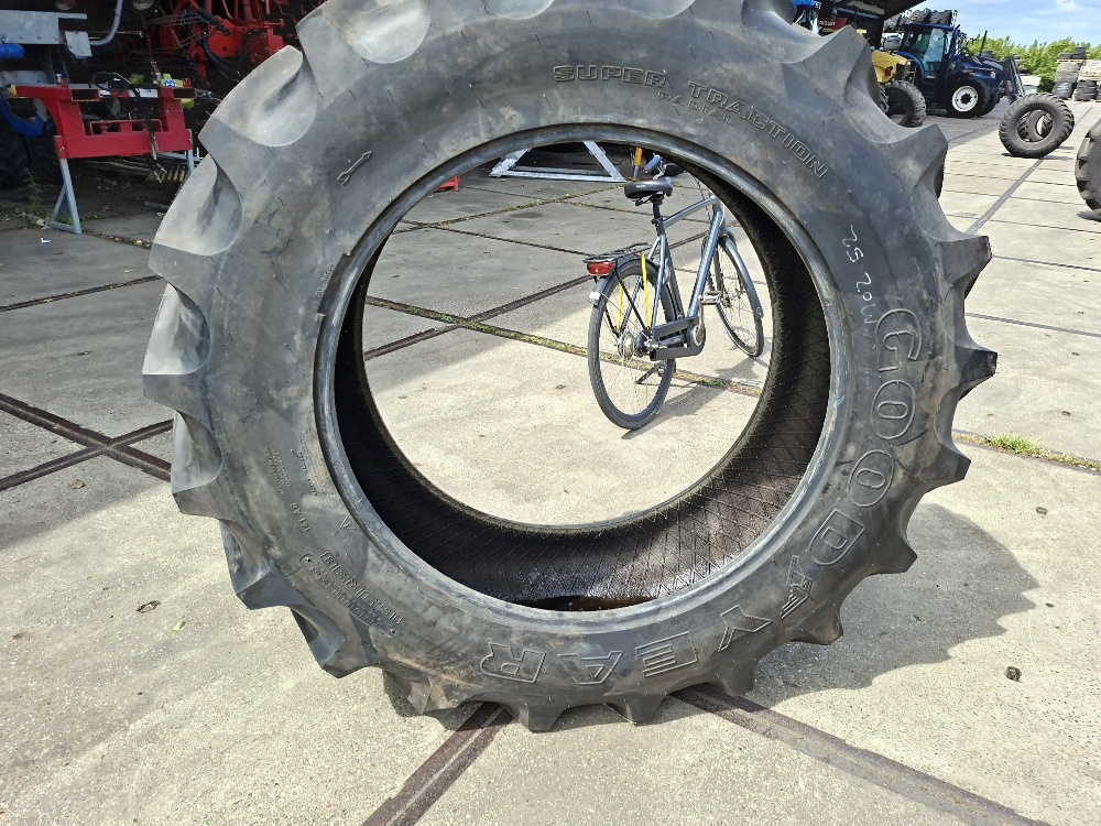 BAND GOODYEAR 16.9R38