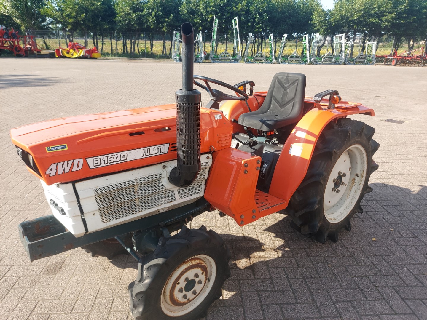 KUBOTA B1600DT 4WD