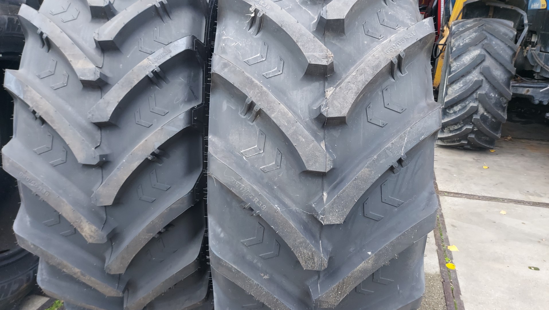 SET ASENSO BANDEN 650/65R38 SET ASENSO BANDEN 650/65R38