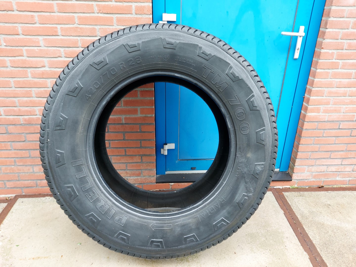 BAND PIRELLI 420/70R28 BAND PIRELLI 420/70R28