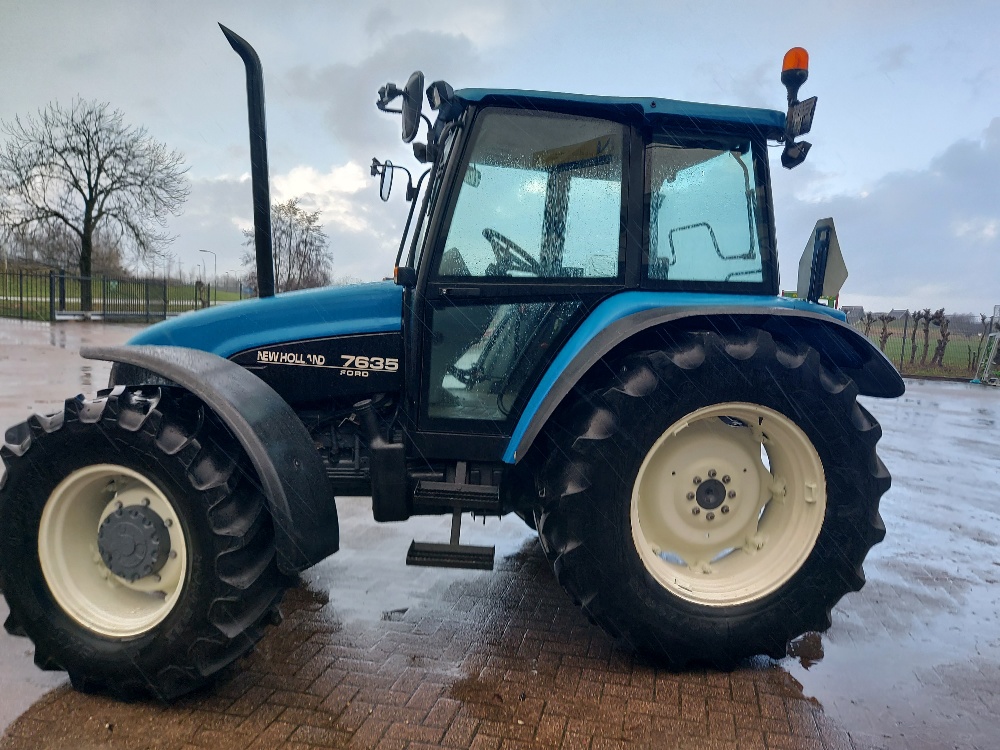 NEW HOLLAND FORD 7635 4WD NEW HOLLAND FORD 7635 4WD