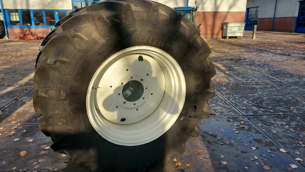 BANDEN TRELLEBORG 600/65R34